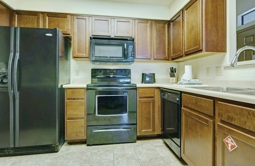 Ahwatukee Foothills Resort | South Mountain Preserve Resort 1bdr