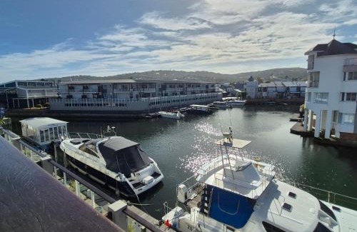 Waterfront Apartment | South Quay 12 Waterfront