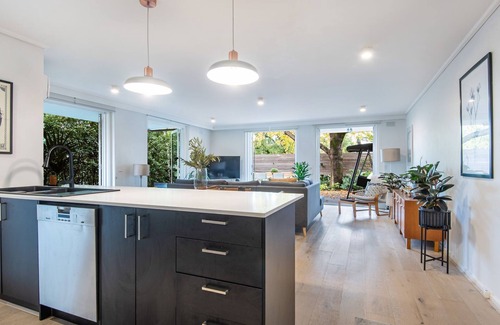 South Yarra Apartment | South Yarra Oasis Iconic city location