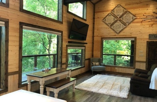 Wills Point Apartment | Southern Dream-Brand New Luxury Treehouse