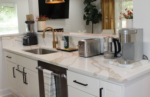 McDonough House | Southern Elegance Gateway - 3 Bedroom Vacation Home in Wonderful McDonough, Ga