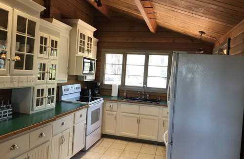 French Lick Cabin | Southern Grace Cabin Hot tub! Super CLEAN- French Lick, IN - Private location!