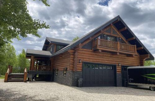 Valemount Villa | Southview Lodge