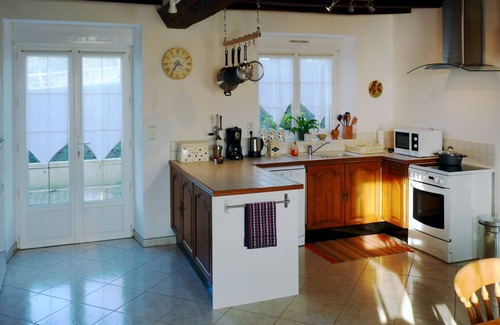 Saint-Thomas-de-Courceriers House | Spacious Comfortable & Tranquil Restored Farmhouse