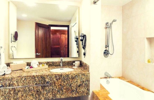 Chetumal Resort | Spa and golf center located on the beach