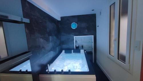 Centre Sud Apartment | SPA Dijon Historic Center - Unusual - Design