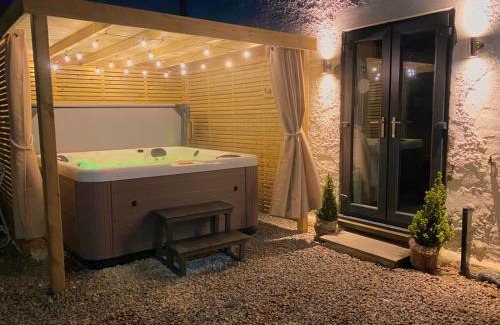 Mirfield House | Spa Garden Cottage - Upper Hopton