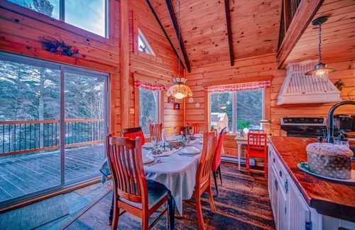 Chertsey Cottage | Spa /River Access /Chalet Ouareau