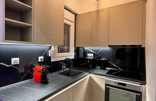 Larissa Apartment | Spa Suite with Jacuzzi and Ancient Theatre View