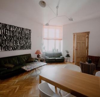 Srodmiescie Apartment | Space Age Residence