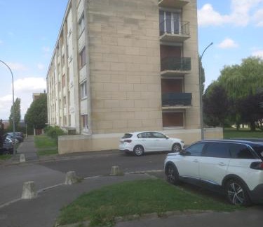 Beauvais Apartment | Spacieux appartement 4 pieces