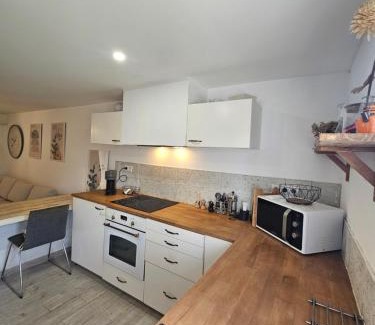 Lanrelas Apartment | Spacieux T3 en Centre Bretagne