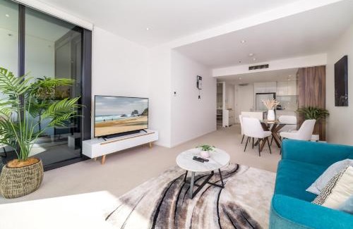 City East Apartment | Spacious 1-Bed with View in Central Location