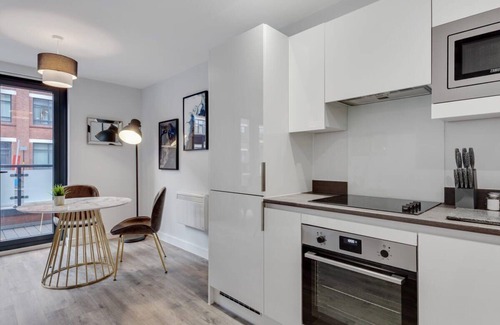 Bordesley Apartment | Spacious 1 Bedroom Flat in the Heart of Birmingham