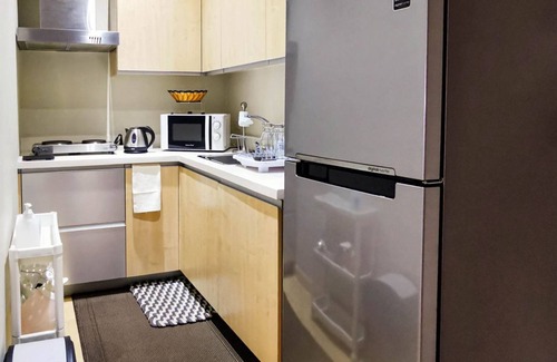 Downtown Condo | Spacious 1BR APT near Nightlife & Business Ctr in Makati w/top-notch Amenities