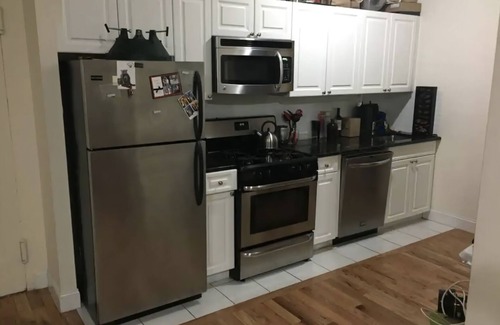 Upper Manhattan Apartment | Spacious 2 Bedroom Apartment - Minutes to NY-Presbyterian Hospital