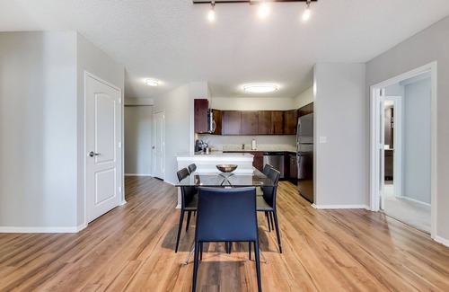 White Plains Apartment | Spacious 2 Bedroom, 40-Min Train to Midtown NYC