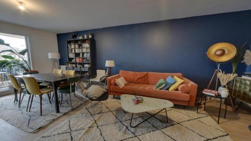 Bagnolet Apartment | Spacious 2 bedrooms with Parking, Terrasse, near Metro 3