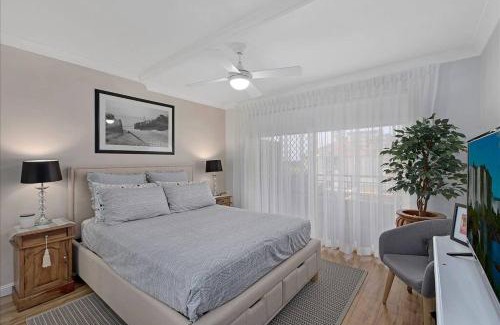 The Entrance Apartment | Spacious 2BR near The Entrance Beach - 7Min Walk!