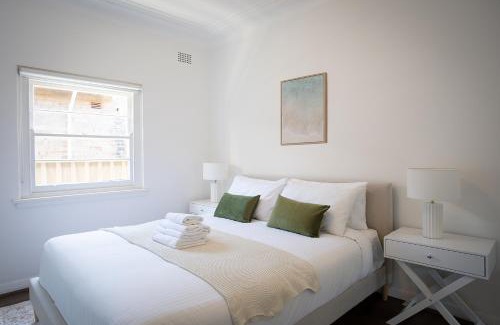 Glebe House | Spacious 2BR Retreat with Garden, BBQ & Free Parking