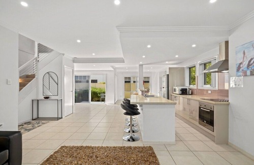 The Entrance North House | Spacious 3-Bed Home Moments from Beach