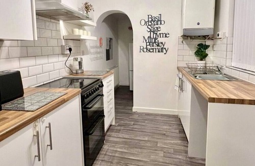 Wigan House | Spacious 3-Bedroom Family Home in Ince