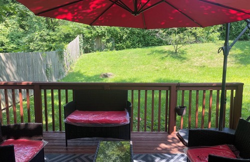 Colerain Township House | Spacious 3 bedroom house with WiFi, shopping and restaurants in cool Cincinnati