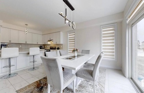 Alcona House | Spacious 3-bedroom house in lovely Innisfil