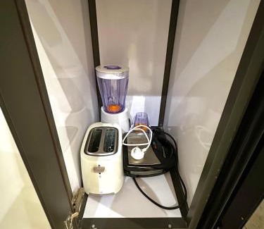 Batha Quraysh Apartment | Spacious 3-Bedroom Retreat in Batha Quraish