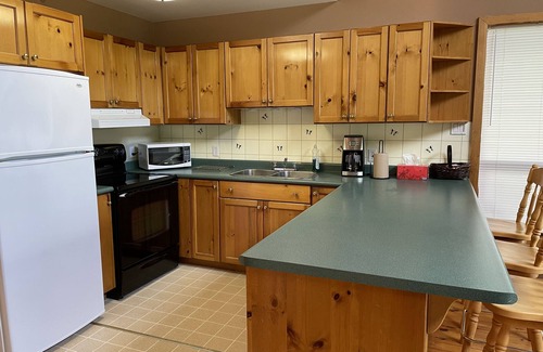 Bonfield Cottage | Spacious 3 Bedroom Waterfront Cottage on Lake Nosbonsing in Bonfield