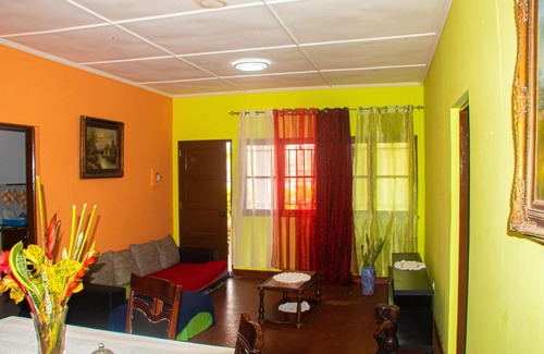 Santana House | Spacious 3bedrooms close to the beach