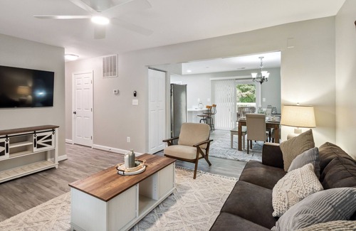 Hanover House | Spacious 3BR/2BA Newly Renovated + Centrally Located, Near BWI