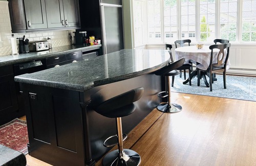 Shaughnessy House | Spacious 4.5 Bedrooms Vacation House in Central Vancouver