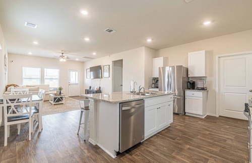 New Braunfels House | Spacious 4-bedroom house with WiFi Gruene New Braunfels Pets/Children Allowed