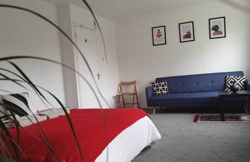 Camberwell Apartment | Spacious 4-bedroom apartment in gorgeous London with WiFi