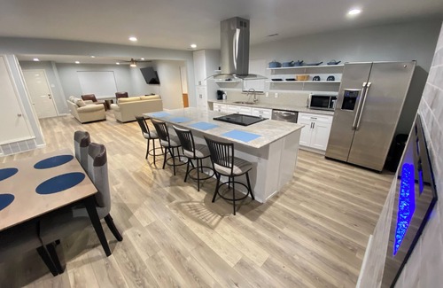 Garland House | Spacious 4 Bedroom Home with Pool