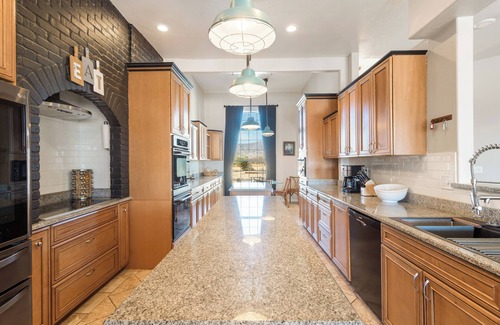 Sierra Vista Southeast House | Spacious 4-bedroom house in lovely Hereford with AC, WiFi