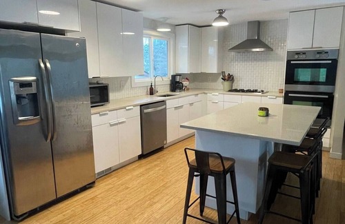 Reed House | Spacious 4-bedroom house with WiFi, AC in awesome Portland