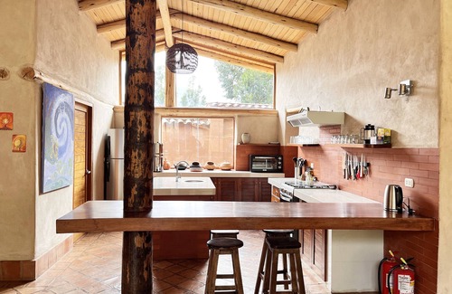 Huaran House | Spacious 4-bedroom house with gardens, maloca, WiFi in Huaran, Valle Sagrado.