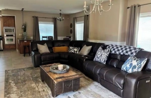 Chico House | Spacious 4-Bedroom House With AC In Chico