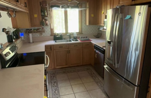 Springfield House | Spacious 4-bedroom house in charming Springfield with AC, fitness room