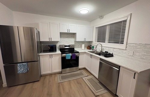 Regina House | Spacious 4 Bedrooms-Sweet Home with Free Parking