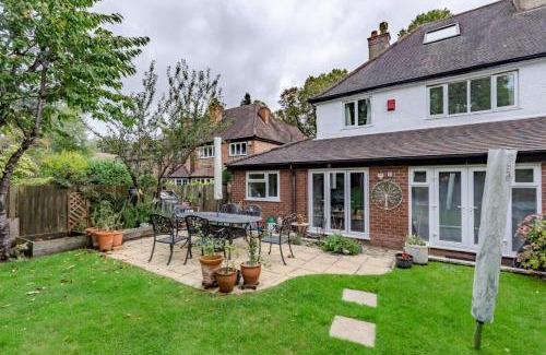 Moseley House | Spacious 4BR Home in Moseley Village near centre