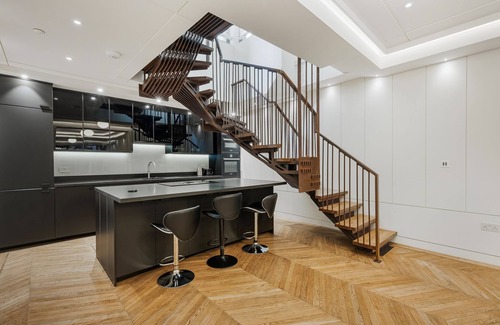 Haverstock House | Spacious 5 bdrm townhouse in Camden