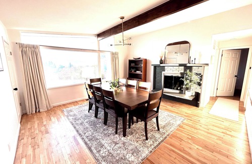 East Wenatchee House | Spacious 5-bdrm home in Wenatchee, Mountain View, hot tub, fire pit, arcade room