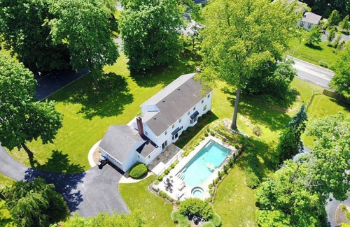 Saint Davids House | Spacious 5-bedroom house, with pool and hot tub, 1 mile from Aronimink