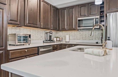 Village of Bloomfield House | Spacious 5-bedroom/7Tv's/Game Room