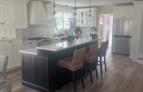 Wall House | Spacious 5-bedroom house with WiFi and AC in tranquil Belmar
