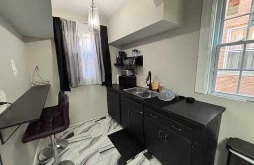 Mount Washington House | Spacious 6-bedroom house in mt washington with pokerroom