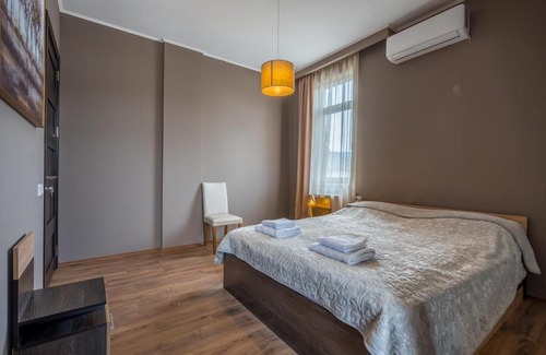 Avlabari Apartment | Spacious 76 qm Apartment Near City Center